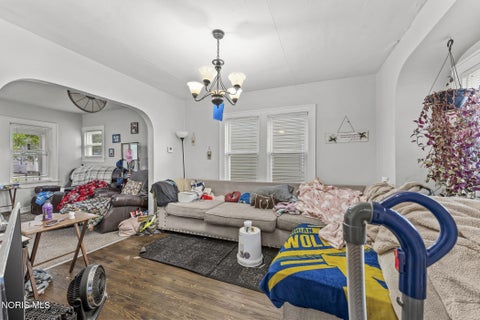 Tiny photo for 4426 Burnham Avenue, Toledo, OH 43612 (MLS # 10012732)