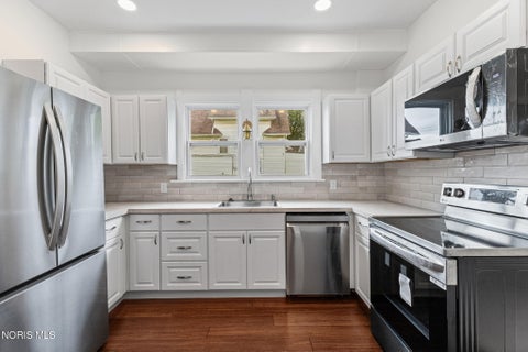 Tiny photo for 2490 Broadway Street, Toledo, OH 43609 (MLS # 10014872)