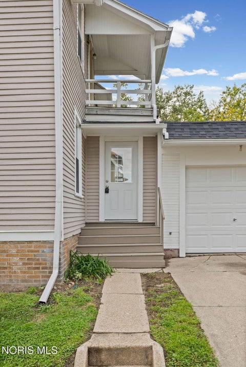 Tiny photo for 2490 Broadway Street, Toledo, OH 43609 (MLS # 10014872)