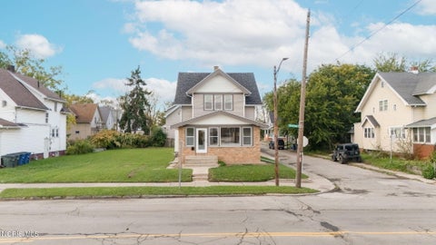 Tiny photo for 2490 Broadway Street, Toledo, OH 43609 (MLS # 10014872)