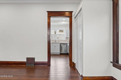 Tiny photo for 2490 Broadway Street, Toledo, OH 43609 (MLS # 10014872)