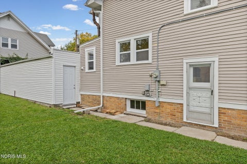 Tiny photo for 2490 Broadway Street, Toledo, OH 43609 (MLS # 10014872)