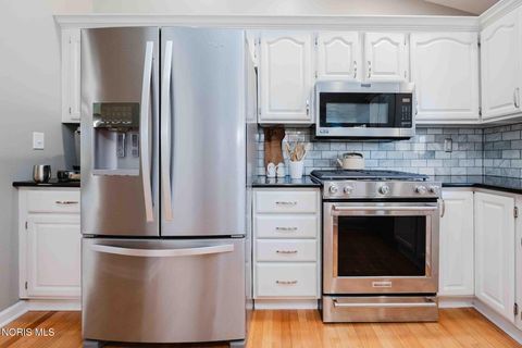 Tiny photo for 828 N Hill Trail, Findlay, OH 45840 (MLS # 10004751)