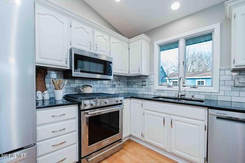 Tiny photo for 828 N Hill Trail, Findlay, OH 45840 (MLS # 10004751)