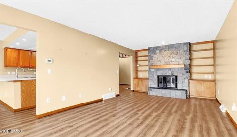 Tiny photo for 1144 Bernath Parkway, Toledo, OH 43615 (MLS # 10005005)