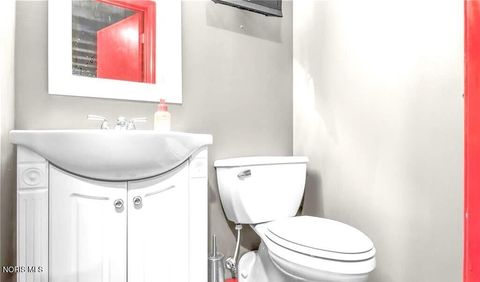 Tiny photo for 1144 Bernath Parkway, Toledo, OH 43615 (MLS # 10005005)