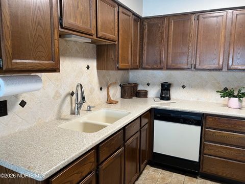 Tiny photo for 2079 Cherrylawn Drive, Toledo, OH 43614 (MLS # 10003954)