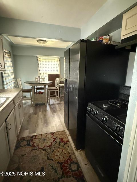 Tiny photo for 806 Clifton Boulevard, Toledo, OH 43607 (MLS # 10002560)