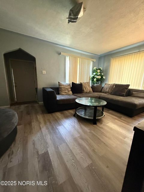 Tiny photo for 806 Clifton Boulevard, Toledo, OH 43607 (MLS # 10002560)