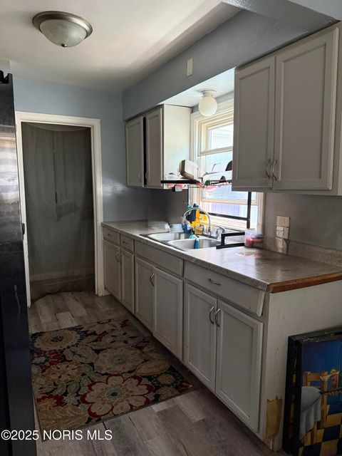 Tiny photo for 806 Clifton Boulevard, Toledo, OH 43607 (MLS # 10002560)