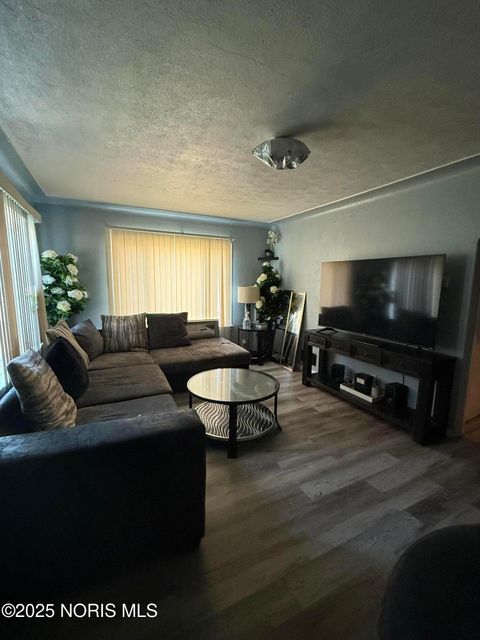 Tiny photo for 806 Clifton Boulevard, Toledo, OH 43607 (MLS # 10002560)