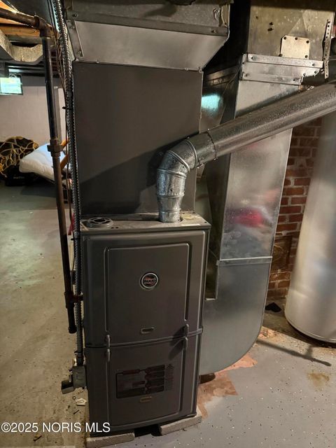 Tiny photo for 806 Clifton Boulevard, Toledo, OH 43607 (MLS # 10002560)