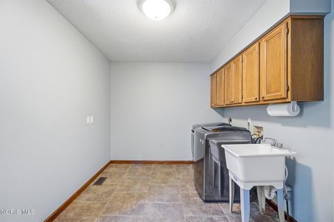 Tiny photo for 7231 Whispering Oak Drive, Sylvania, OH 43560 (MLS # 10010100)
