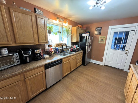 Tiny photo for 133 Wabash Avenue, Defiance, OH 43512 (MLS # 10013360)