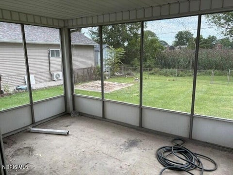 Tiny photo for 5836 Vistamar Road, Toledo, OH 43611 (MLS # 10012921)