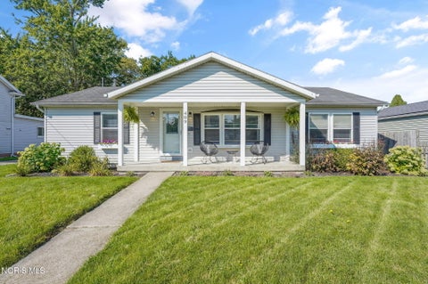Photo of 409 Ford Street, Maumee, OH 43537 (MLS # 10012739)