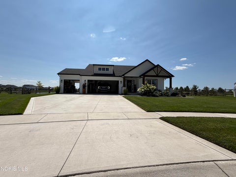 Tiny photo for 1403 Roberts Circle, Waterville, OH 43566 (MLS # 10011032)
