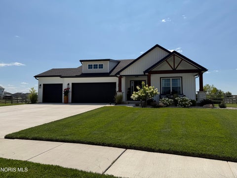 Photo of 1403 Roberts Circle, Waterville, OH 43566 (MLS # 10011032)