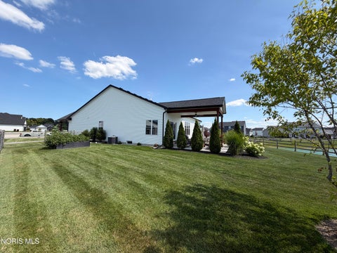 Tiny photo for 1403 Roberts Circle, Waterville, OH 43566 (MLS # 10011032)