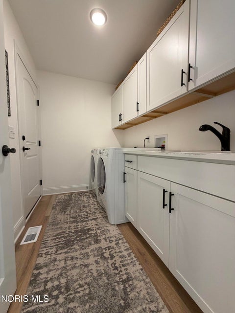 Tiny photo for 1403 Roberts Circle, Waterville, OH 43566 (MLS # 10011032)