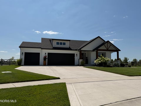 Photo of 1403 Roberts Circle, Waterville, OH 43566 (MLS # 10011032)