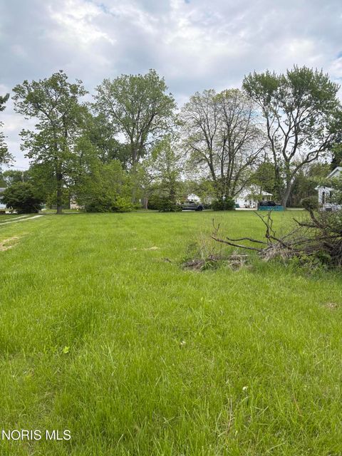 Tiny photo for 0 Oregon Road, Northwood, OH 43619 (MLS # 10007988)