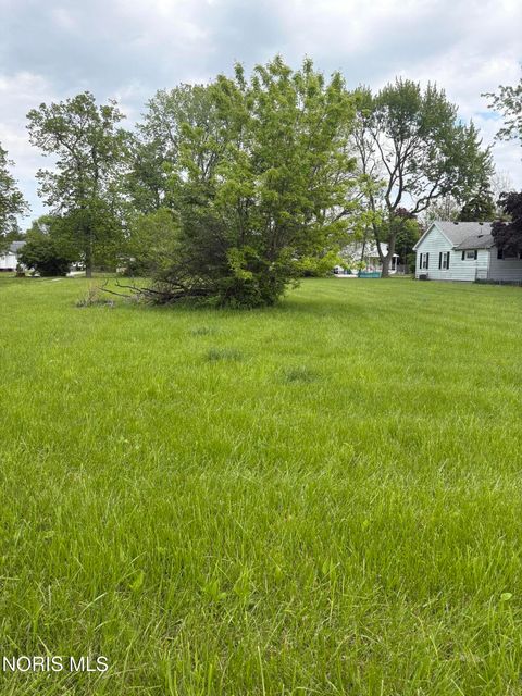 Tiny photo for 0 Oregon Road, Northwood, OH 43619 (MLS # 10007988)