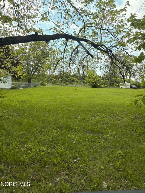 Tiny photo for 0 Oregon Road, Northwood, OH 43619 (MLS # 10007988)