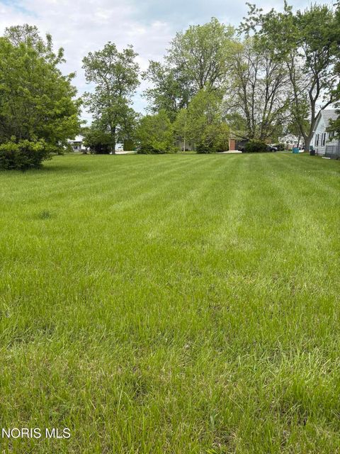 Tiny photo for 0 Oregon Road, Northwood, OH 43619 (MLS # 10007988)