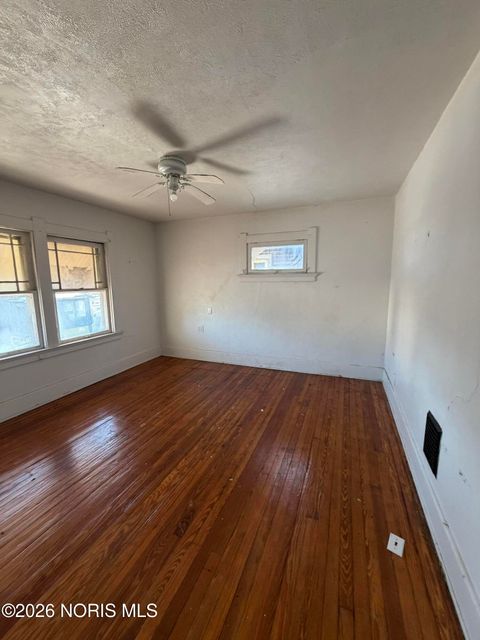 Tiny photo for 298 W Park Street, Toledo, OH 43608 (MLS # 10003382)