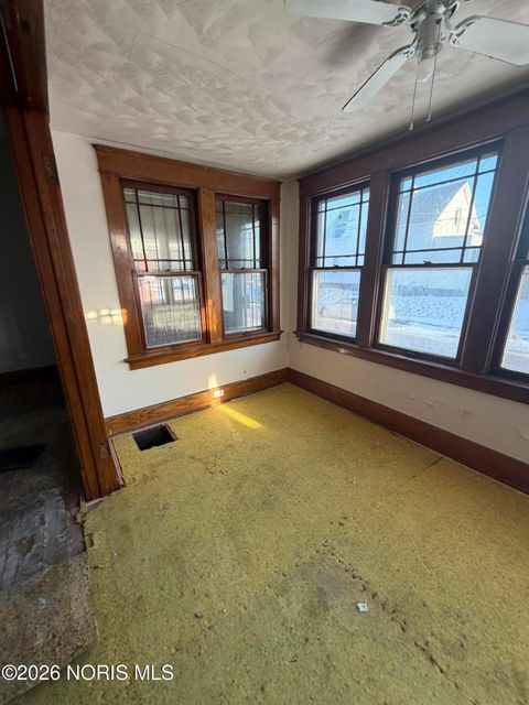 Tiny photo for 298 W Park Street, Toledo, OH 43608 (MLS # 10003382)