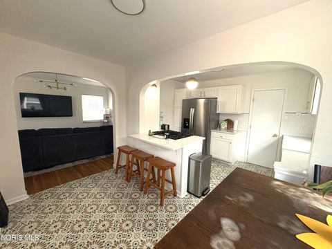 Tiny photo for 2928 Northwood Avenue, Toledo, OH 43606 (MLS # 10006018)