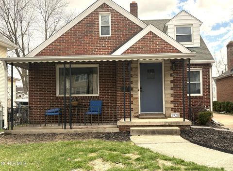 Photo of 2928 Northwood Avenue, Toledo, OH 43606 (MLS # 10006018)