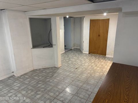 Tiny photo for 451 E Pearl Street, Toledo, OH 43608 (MLS # 10002338)