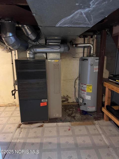 Tiny photo for 451 E Pearl Street, Toledo, OH 43608 (MLS # 10002338)