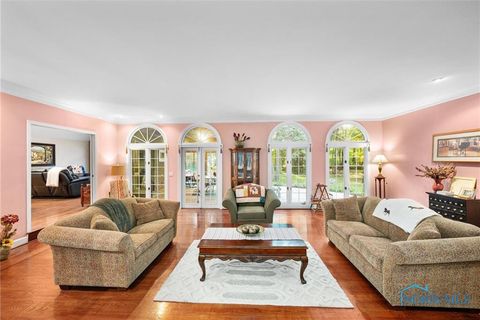 Tiny photo for 2015 King Road, Toledo, OH 43617 (MLS # 10007196)