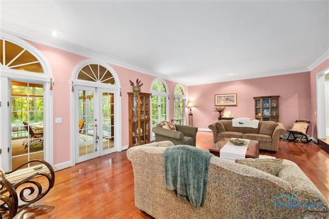 Tiny photo for 2015 King Road, Toledo, OH 43617 (MLS # 10007196)