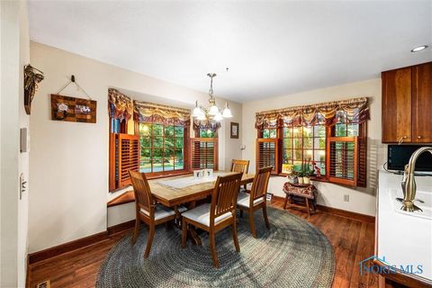 Tiny photo for 2015 King Road, Toledo, OH 43617 (MLS # 10007196)