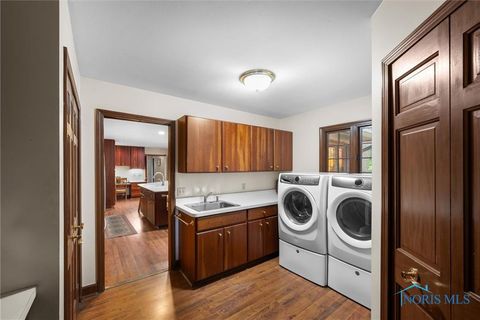 Tiny photo for 2015 King Road, Toledo, OH 43617 (MLS # 10007196)
