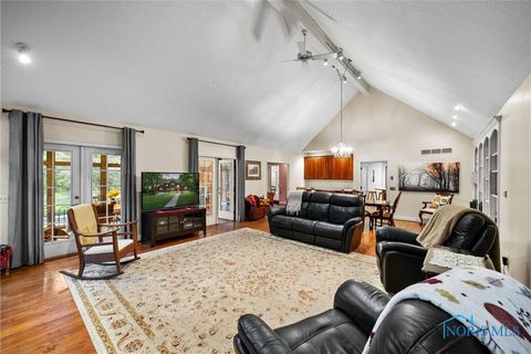 Tiny photo for 2015 King Road, Toledo, OH 43617 (MLS # 10007196)
