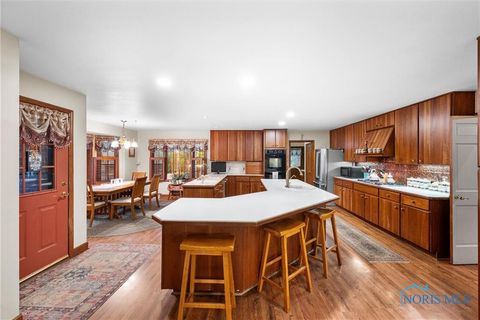 Tiny photo for 2015 King Road, Toledo, OH 43617 (MLS # 10007196)