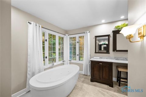 Tiny photo for 2015 King Road, Toledo, OH 43617 (MLS # 10007196)