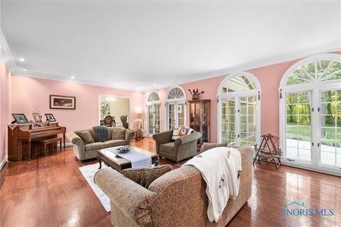Tiny photo for 2015 King Road, Toledo, OH 43617 (MLS # 10007196)