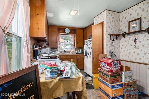 Tiny photo for 2012 Berdan Avenue, Toledo, OH 43613 (MLS # 10003973)