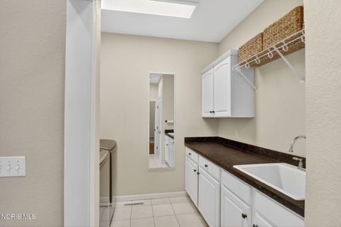 Tiny photo for 7811 Oak Leaf Court, Maumee, OH 43537 (MLS # 10004922)