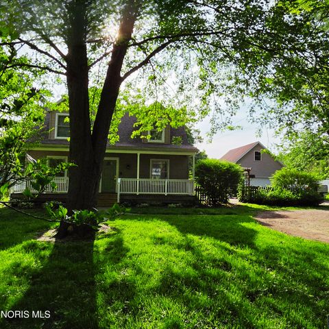Photo of 826 N Crissey Road, Holland, OH 43528 (MLS # 10008104)