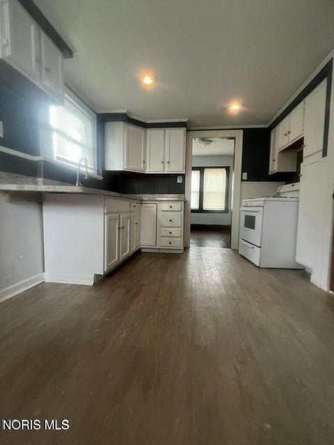 Tiny photo for 1721 Mansfield Street, Toledo, OH 43613 (MLS # 10013359)