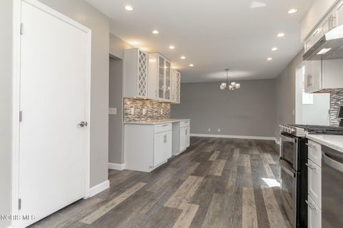 Tiny photo for 2634 Green Valley Drive, Toledo, OH 43614 (MLS # 10006253)