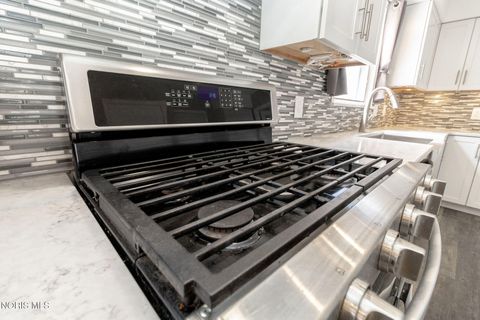 Tiny photo for 2634 Green Valley Drive, Toledo, OH 43614 (MLS # 10006253)