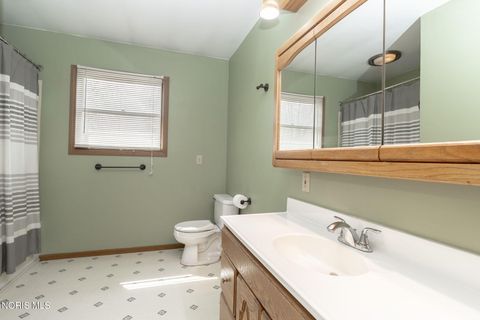 Tiny photo for 2634 Green Valley Drive, Toledo, OH 43614 (MLS # 10006253)